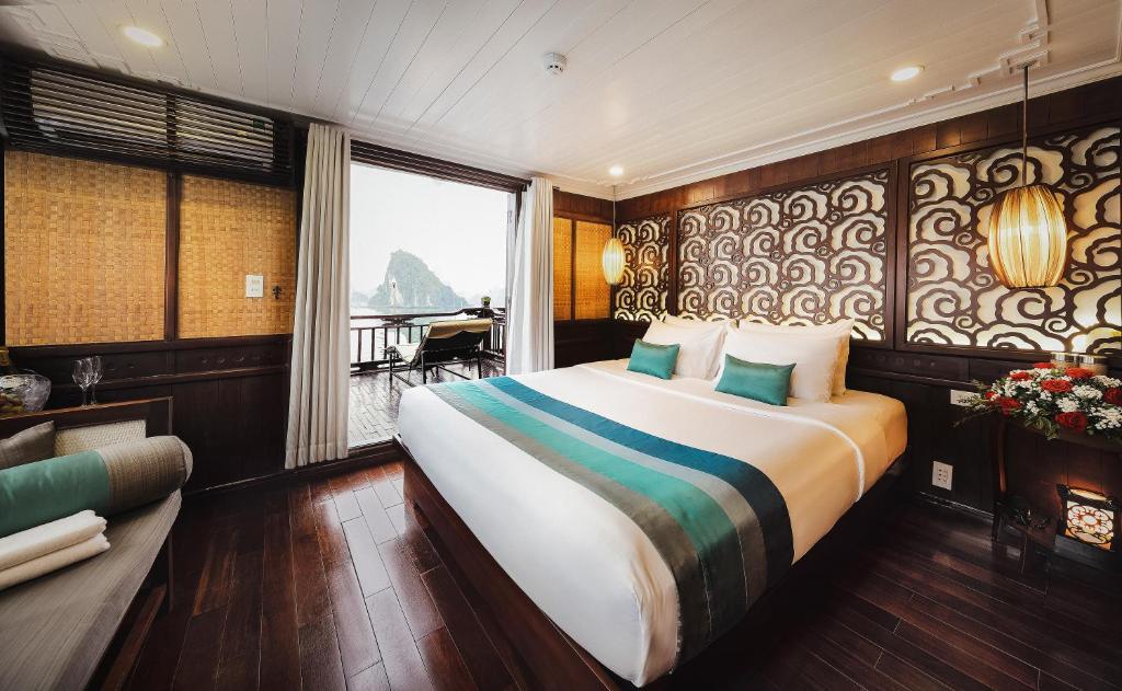 du-thuyen-ha-long-bhaya-classic-overnight-cruise-04-cabin (3)