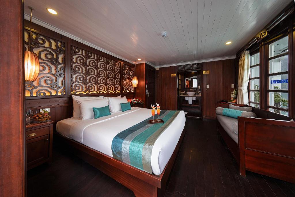 du-thuyen-ha-long-bhaya-classic-overnight-cruise-04-cabin (5)