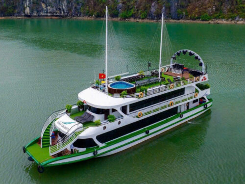 Du Thuyền Hạ Long Vera Day Cruise 99 khách trên Vịnh Hạ Long